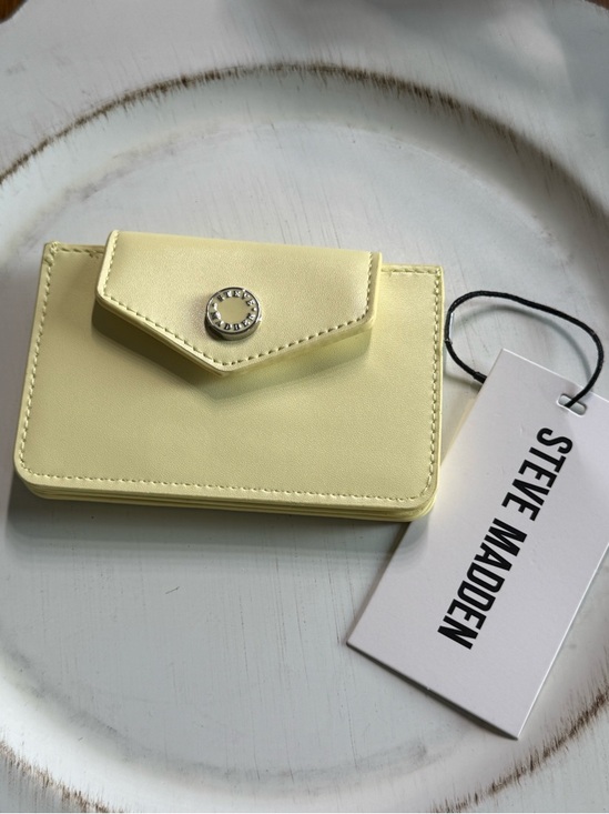 Steve Madden Accessories - Steve Madden Soft Yellow Card Holder with Metal Stud